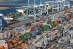 
                                            IMF hạ dự báo tăng trưởng Mỹ, Anh                                        