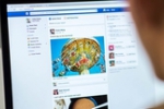 Facebook dụ khách hàng quảng cáo